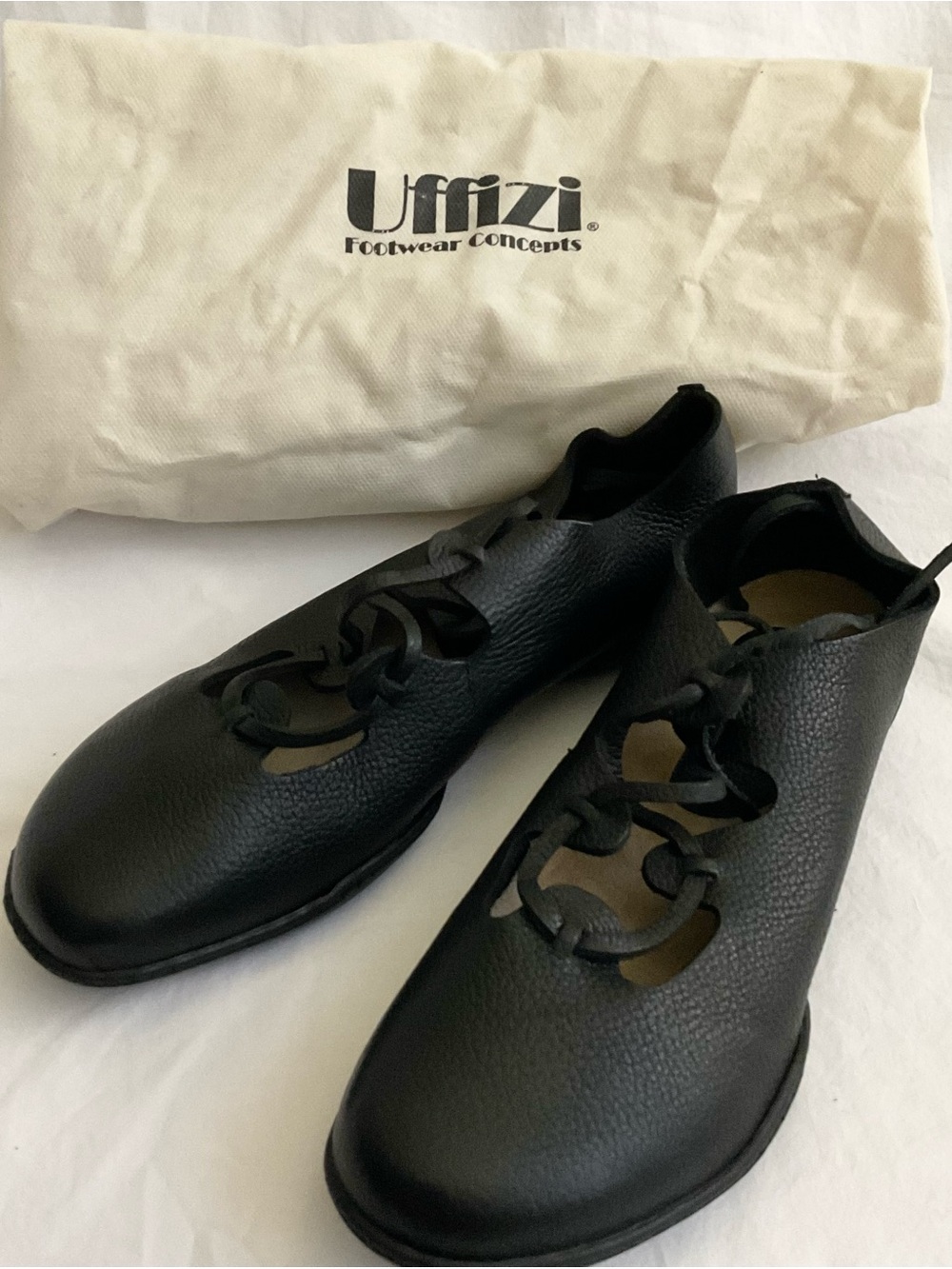 NEW Uffizi | Vintage Black Leather Cutout Lace Up Walking Shoes | EU 38